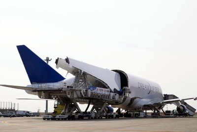 巨大貨物飛行機、ドリームリフターの機内を公開…MINIなら80台？ 画像