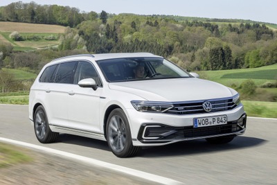 VW パサート PHV 改良新型、受注が従来型の5倍増に…ドイツ 画像