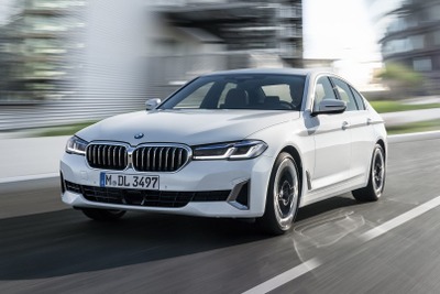 BMW 5シリーズ セダン に改良新型、48Vマイルドハイブリッドを拡大展開…欧州発表 画像