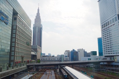 新宿駅、東西の通り抜けがフリーパスに…自由通路がいよいよ供用　7月19日から 画像
