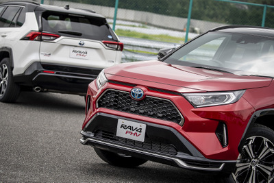 【トヨタ RAV4 PHV】日本発売まもなく…EV走行距離95km、最上位モデルとして登場 画像