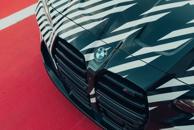 BMW M4クーペ 次期型、縦長グリルの採用が決定…最新プロトタイプの写真 画像