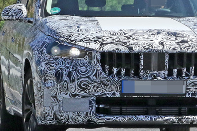 BMW X1 次期型が公道テスト開始!大グリル装備し2022年デビューへ 画像