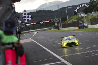 【スーパー耐久 第1戦】大波乱となった24時間レース、888号車メルセデスが優勝 画像