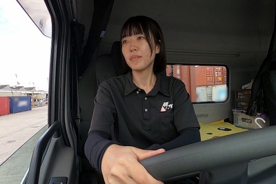 全長16メートルのトレーラーを操る「トラガール」、超難関テクニックに挑戦 画像