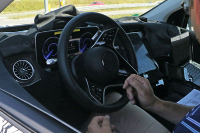 メルセデスベンツ Sクラス の電動SUV「EQS SUV」コックピットを初激写 画像