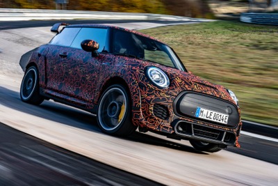 MINIの高性能車「JCW」、EV開発中…プロトタイプの写真 画像