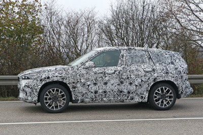 BMW最小SUV『X1』、次期型PHEVを初スクープ 画像