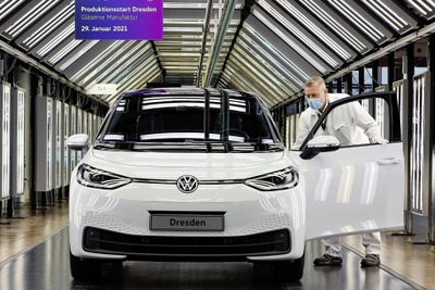 VW『ID.3』、ドイツの「ガラス張り工場」で生産開始…新世代EVの本拠地に 画像