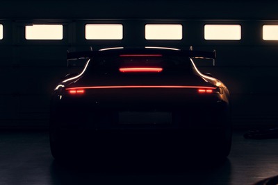 ポルシェ 911 に新「GT」モデル、2月16日発表…ティザー 画像