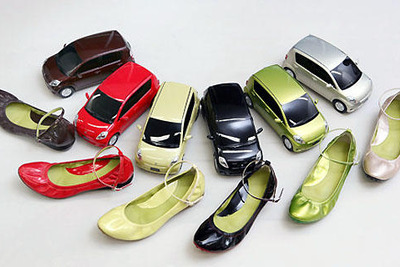 運転しやすいオシャレ靴…トヨタ パッソと千趣会 画像