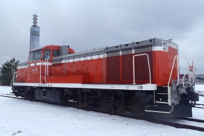 3月末限りで廃止の秋田臨海鉄道、国鉄型機関車の1両が仙台へ…ラッセル式改造のDE10-1250 画像