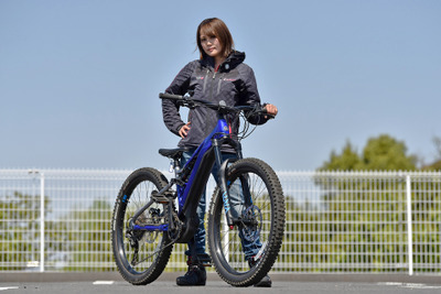 電アシ自転車でも走りはバイク並み!? 最新スポーツeバイク 2台をプチ試乗 画像