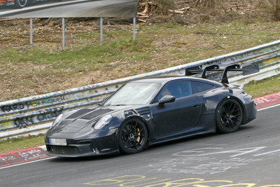 ポルシェ 911 GT3 RS が60ps超のパワーアップ!? ニュルで最終テスト 画像