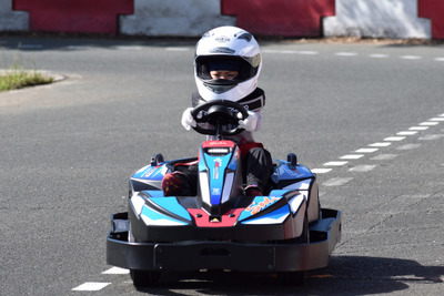 2歳からのレーサー体験、ISKが「キッズカート」運用開始 画像