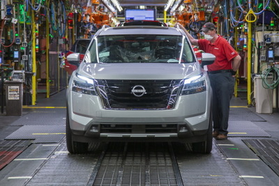 日産の中型SUV『パスファインダー』新型、生産開始 北米で今夏発売 画像