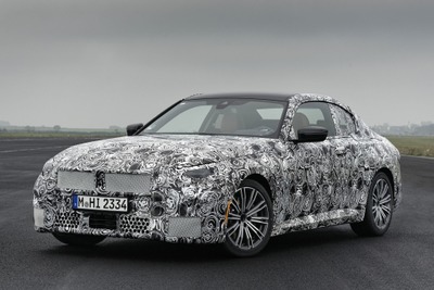 BMW 2シリーズクーペ 次期型、FR駆動を継続…プロトタイプの写真 画像
