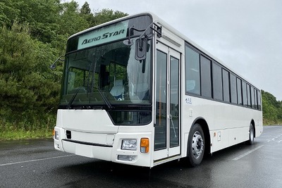 三菱ふそう、大型送迎バス『エアロスター』に前扉仕様車を追加 画像