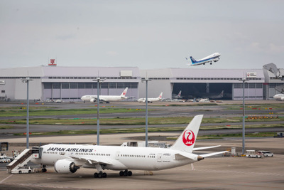 JAL、今夏のボーナス0.3カ月…再上場後最低水準［新聞ウォッチ］ 画像