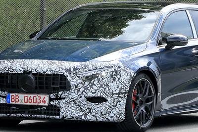 「世界最強の4気筒」は揺るがない…メルセデスAMG A45、大幅改良でCクラス風に? 画像