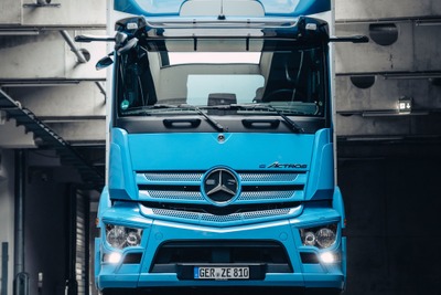 メルセデスベンツ、次世代EVトラックと初の燃料電池トラックを生産へ　2024年以降 画像