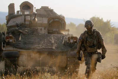 軍用車両の電動化、リチウムイオン電池の需要拡大…市場規模は2025年に86億ドル予測 画像