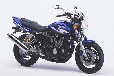 バイクが最も売れるシーズンを前に、ヤマハがカラー変更で既存車種を一新 画像