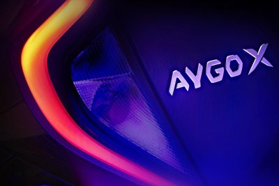 トヨタの新型クロスオーバー、車名は『アイゴX』に決定…Aセグメントの小型車 画像