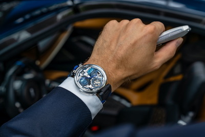 EV『バッティスタ』モチーフの高級腕時計、ピニンファリーナが共同開発 画像
