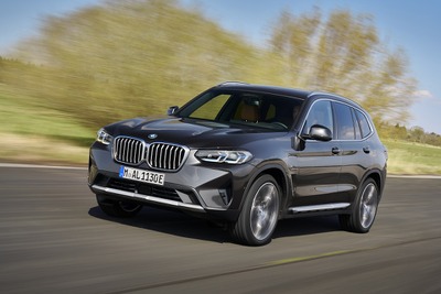 BMW X3/X4 改良新型発売、前後デザイン刷新…安全機能も進化 画像