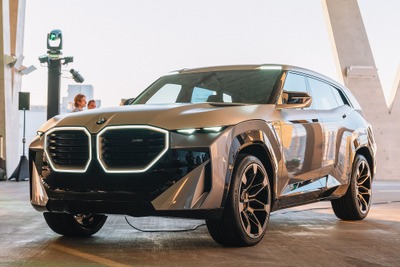 BMW『コンセプトXM』、2022年市販の電動SUVを示唆［実車写真］ 画像