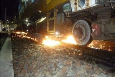 JR東海に新幹線用の新たなレール削正車…現行車と同じスイス製 2023年に2編成導入 画像