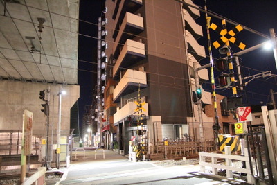 踏切内の「人」の滞留をAIや3D画像解析で検知…西武鉄道が導入試験を開始 画像