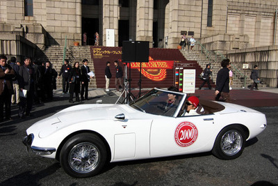 クラシックカーフェスタ…唐沢寿明が 2000GT で100台を牽引 画像