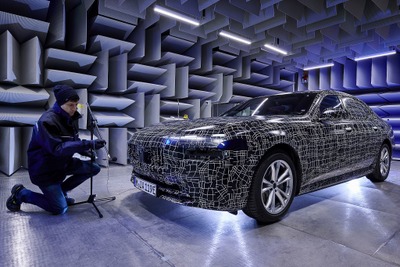 BMWの大型EVサルーン『i7』、プロトタイプが音響テスト　2022年内発表予定 画像