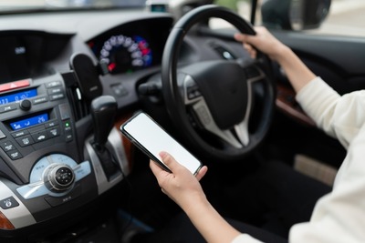 2021年の道交法違反、0.7％増の575万件…携帯電話使用が半減 画像