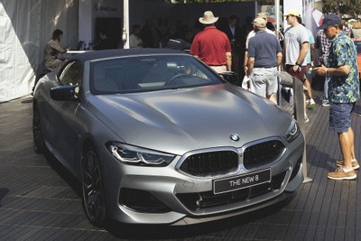 BMW 8シリーズ 改良新型、光るキドニーグリル採用…ワールドプレミア 画像