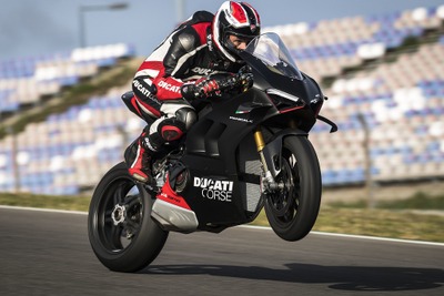 ドゥカティのスーパースポーツバイクの頂点、『パニガーレV4』に「SP2」…欧州発表＜速報＞ 画像