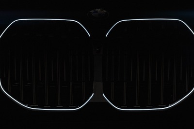 BMW 7シリーズのEV『i7』、光るキドニーグリル採用　4月20日発表予定 画像
