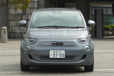 【フィアット 500e 新型試乗】日本にマッチする「5ナンバーサイズのEV」…諸星陽一 画像