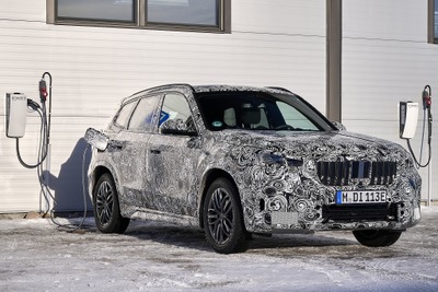 BMW X1 次期型のEV、プロトタイプの写真…2022年秋にモデル発表へ 画像