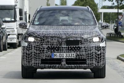 BMW『X3』次期型にPHEV登場へ、実車を初スクープ 画像