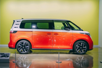 VWの電動ミニバン『ID. Buzz』、EV展示に追加…米自動車博物館 画像