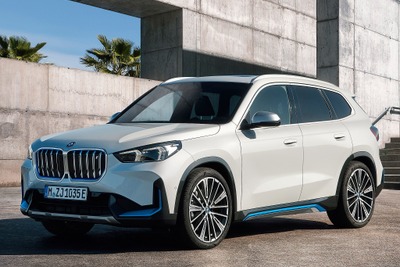 BMWの小型電動SUV『iX1』、航続440km…11月欧州発売予定 画像