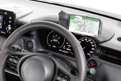 進化したスマホホルダーの新作を紹介! トヨタ車向きのアイテムも?【特選カーアクセサリー名鑑】 画像