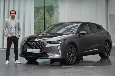 DSの電動SUV『DS 4』、フォミュラEドライバー向けに1台限りのカスタマイズ 画像