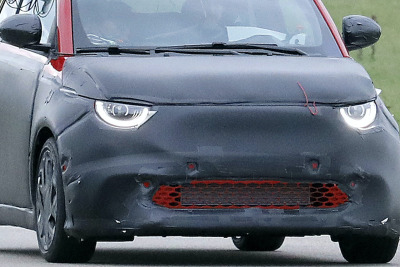 フィアット 500eについに「アバルト」登場へ!スペックはどうなる?プロト車両をチェック 画像