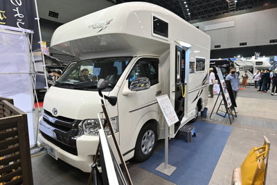 愛犬と一緒にホテルのような空間で車中泊…福岡キャンピングカーショー2022 画像