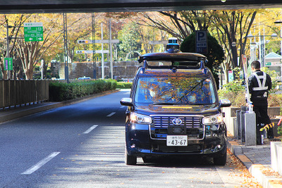 試乗OK、西新宿を走る自動運転タクシーはシンプル自立型…スマートシティフェスタ　11月25-27日 画像