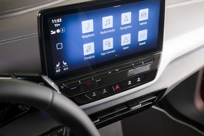 VW『ID.4』がソフト更新へ、デジタルディスプレイが新表示に…米国の既納客が対象 画像